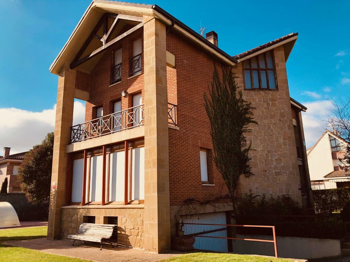 Preciosa Casa Independiente Con Piscina Cubierta Y Gran Jardin Privados Haro Bagian luar foto