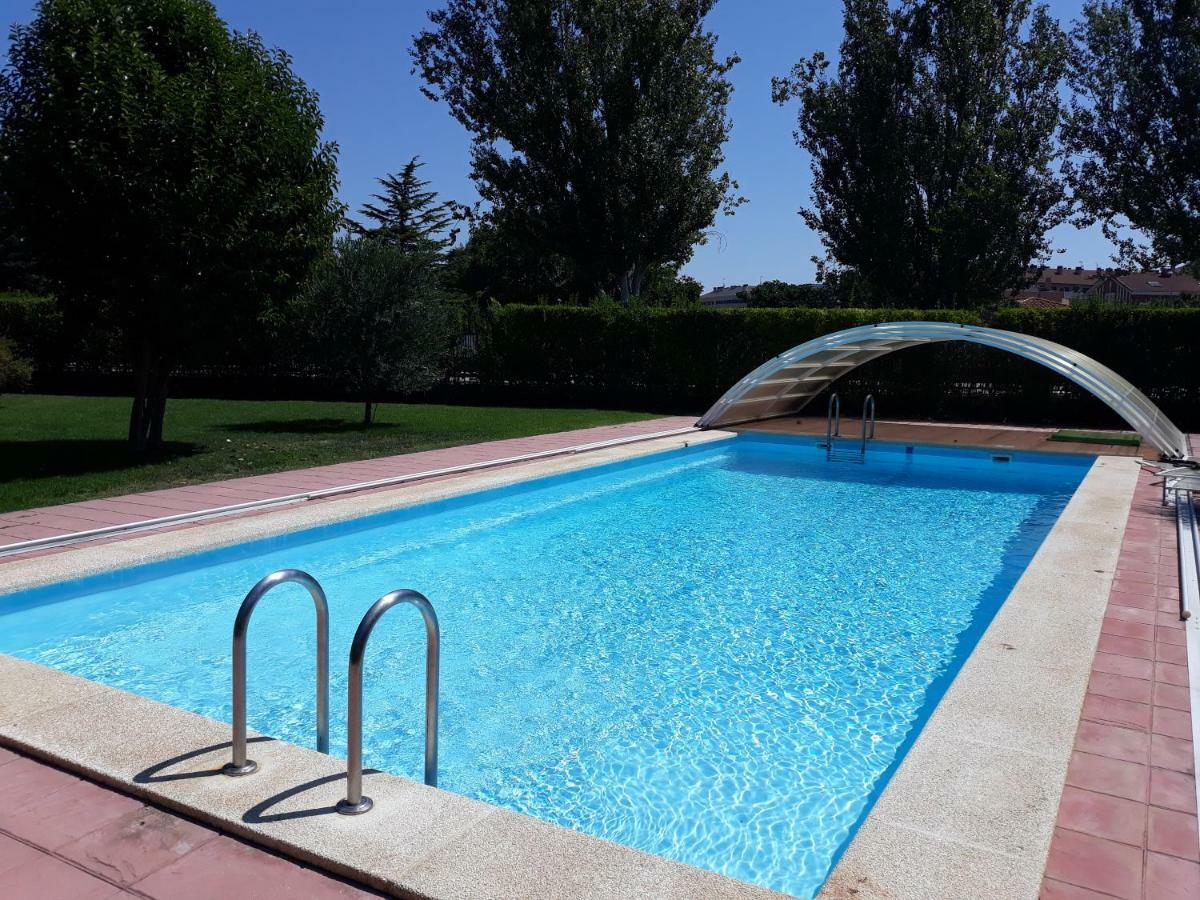 Preciosa Casa Independiente Con Piscina Cubierta Y Gran Jardin Privados Haro Bagian luar foto