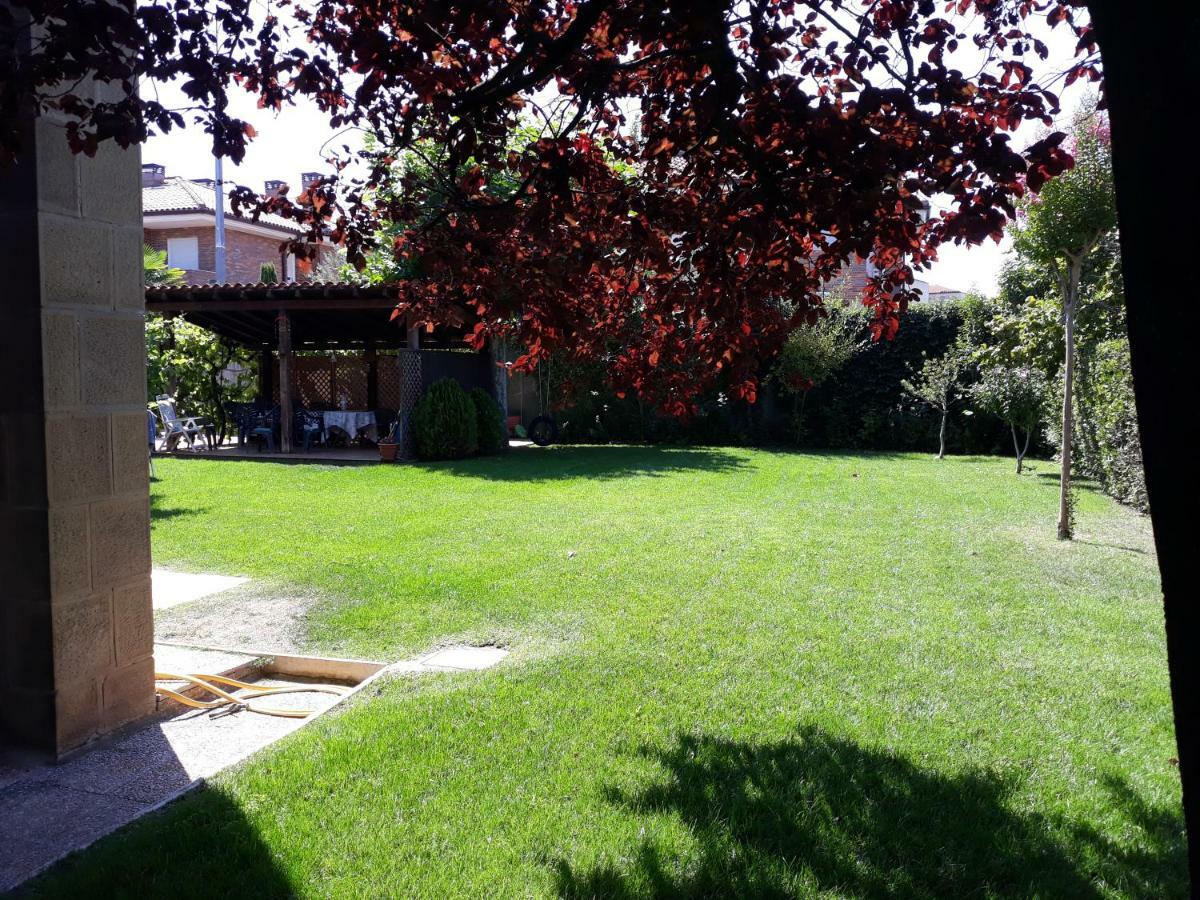 Preciosa Casa Independiente Con Piscina Cubierta Y Gran Jardin Privados Haro Bagian luar foto