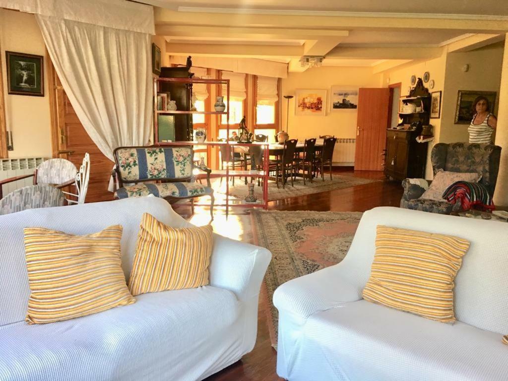 Preciosa Casa Independiente Con Piscina Cubierta Y Gran Jardin Privados Haro Bagian luar foto