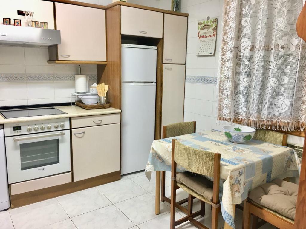 Preciosa Casa Independiente Con Piscina Cubierta Y Gran Jardin Privados Haro Bagian luar foto